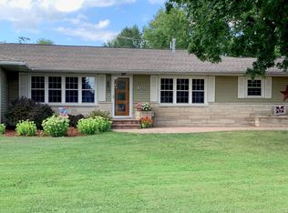 1502 W Locust Ln, Robinson, IL 62454