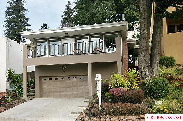 945 Hilldale Ave — Photo 4