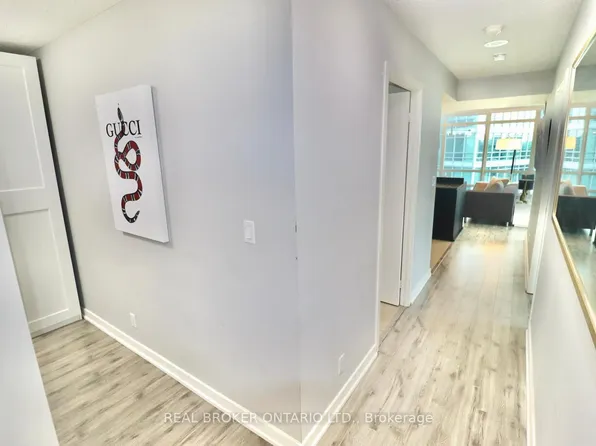 381 Front St W #1902, Toronto, ON M5V 3R8