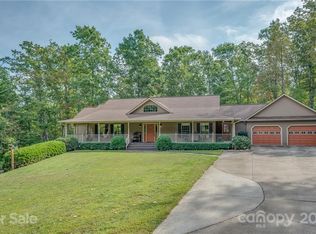 1426 Hayes Rd, Columbus, NC 28722