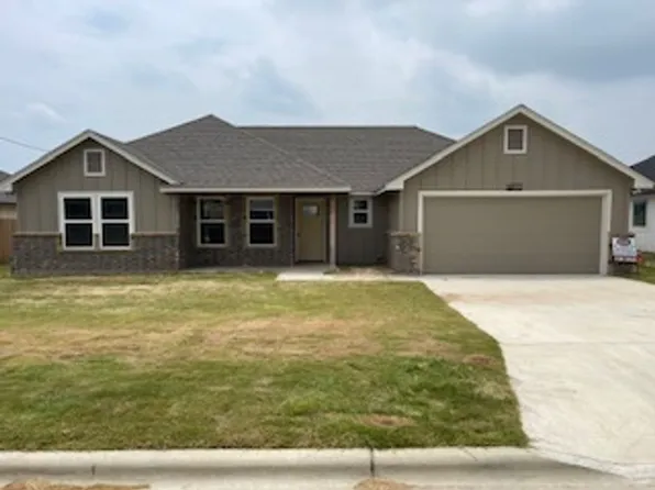 1077 Fieldstone Dr, Lampasas, TX 76550