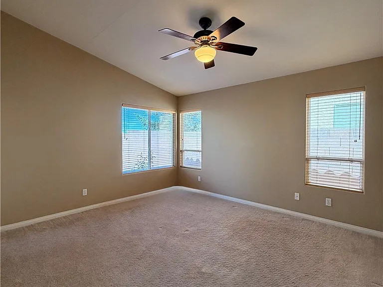 212 Horizon Peak Dr — Photo 22