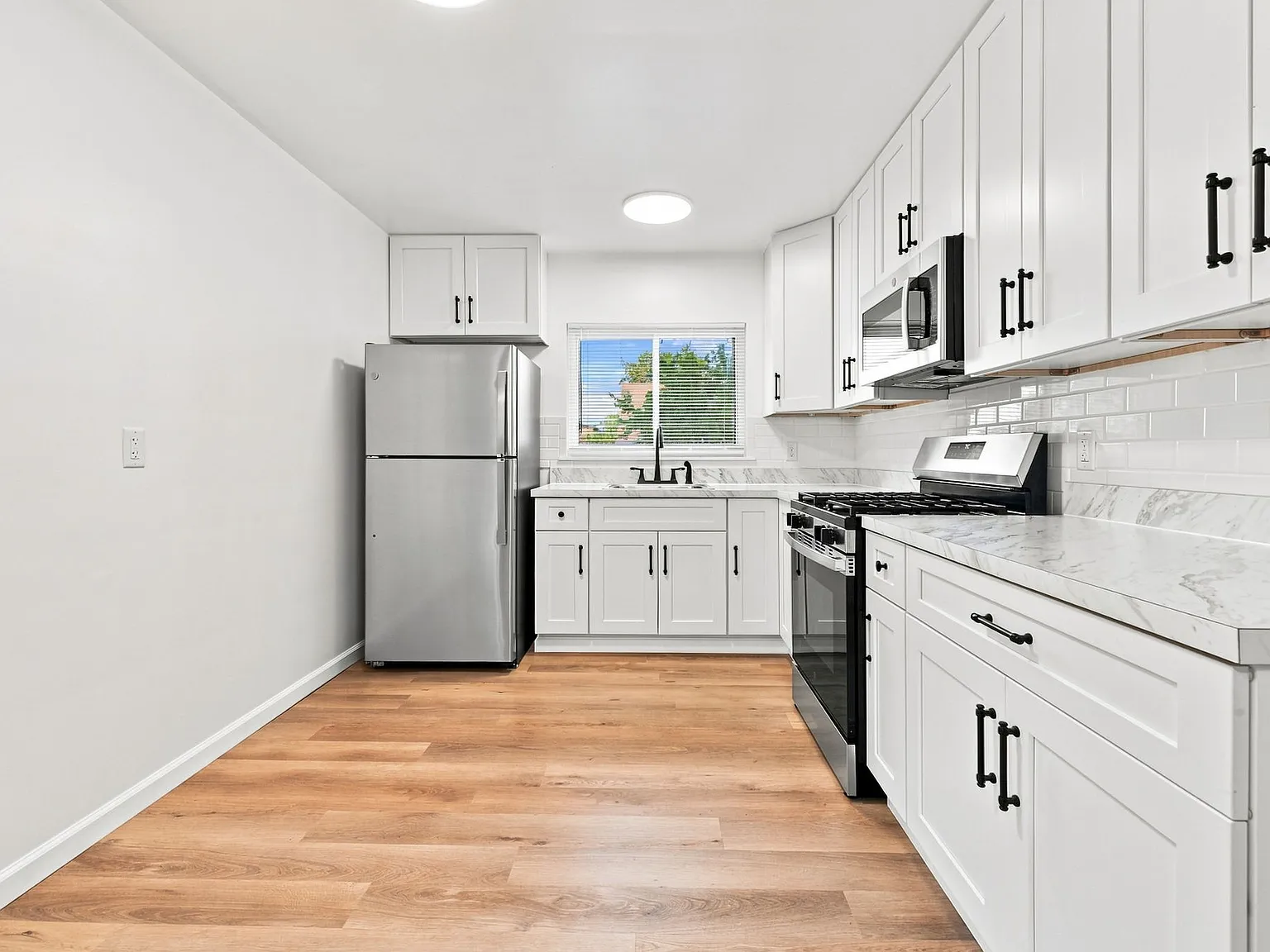 3 bed, 948 sqft, $1,550 — Photo 4