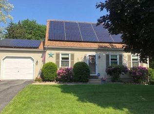 6 Cluster Cir, Springfield, MA 01118