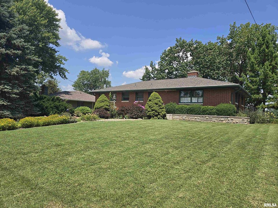 1st image of 965 Edgewater Dr