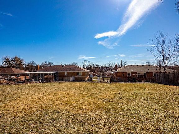 3rd image of 5682 Lauderdale Dr