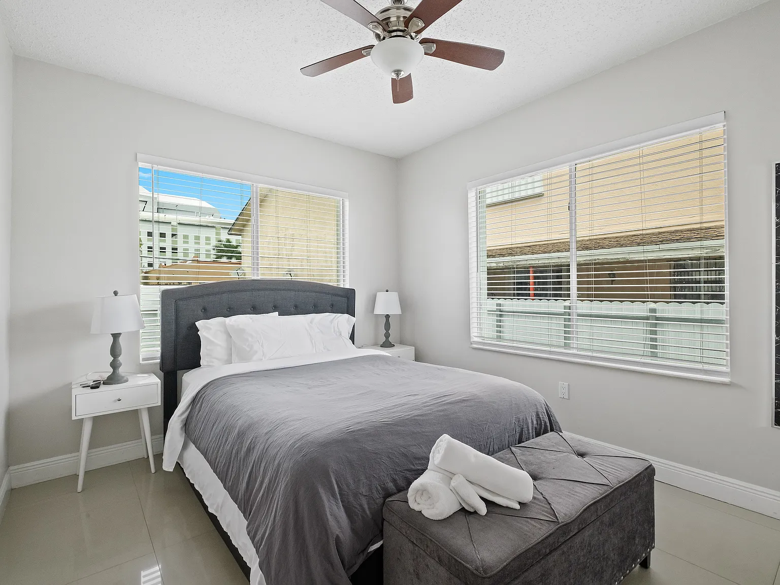 2 bed, 800 sqft, $2,500 — Photo 2