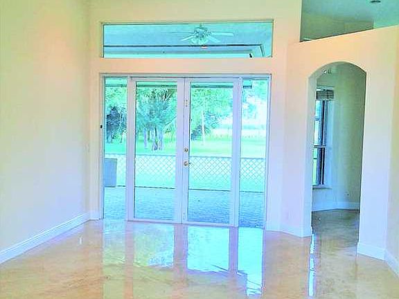 3rd image of 9740 Hindel Ct