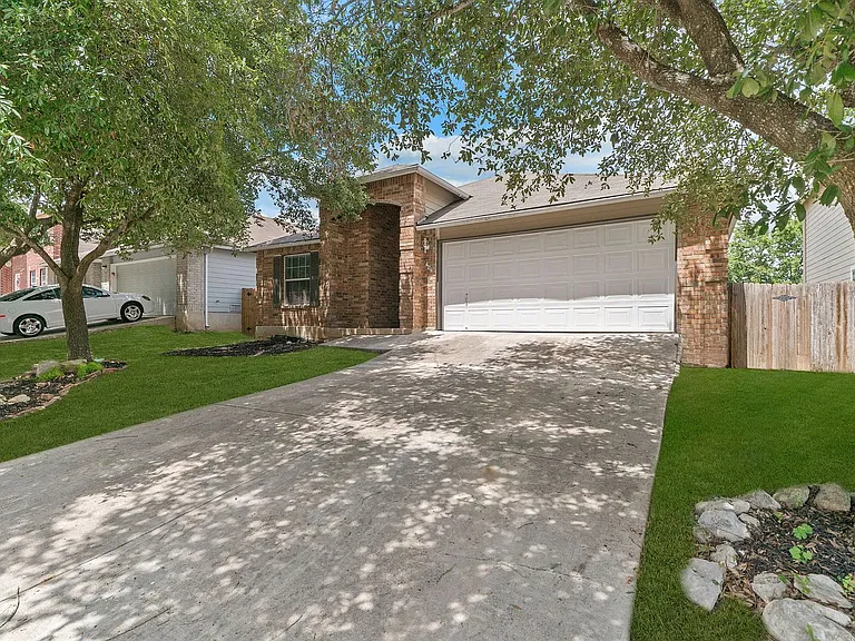 4116 Whisper Point — Photo 2
