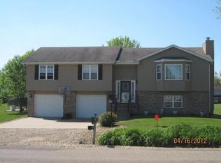 9602 W Lake Camelot Dr, Mapleton, IL 61547