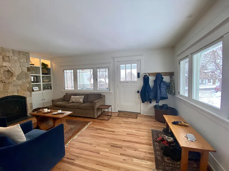 811 Grant Pl — Photo 3