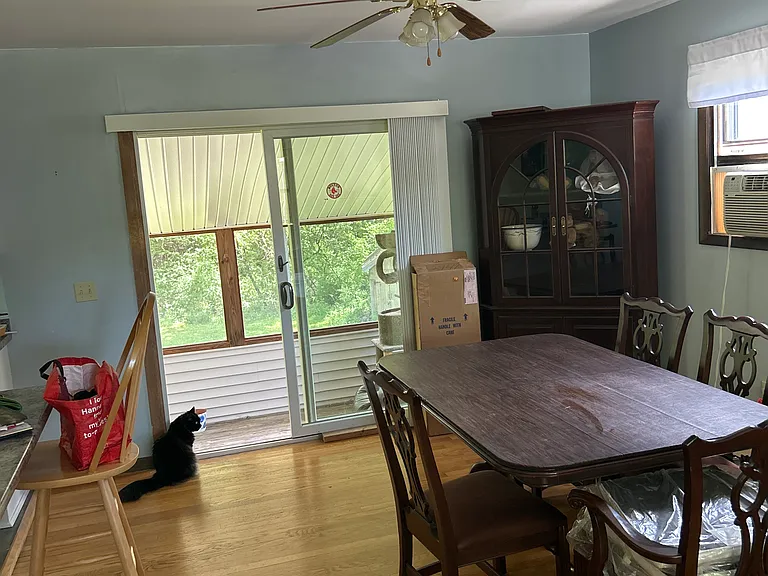 294 Hedgerow Dr — Photo 2