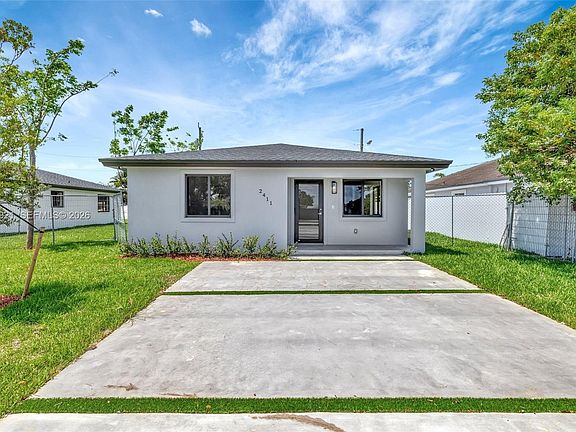 4th image of 2421 NW 153rd St