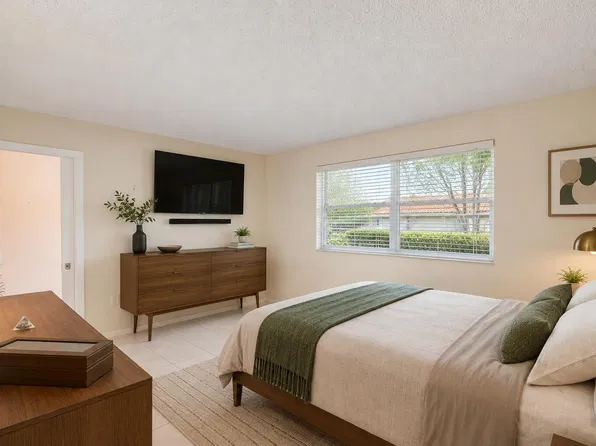 5780 FERNLEY Drive W #144, West Palm Beach, FL 33415