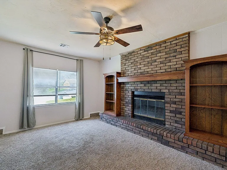 3401 E Noble Dr — Photo 16