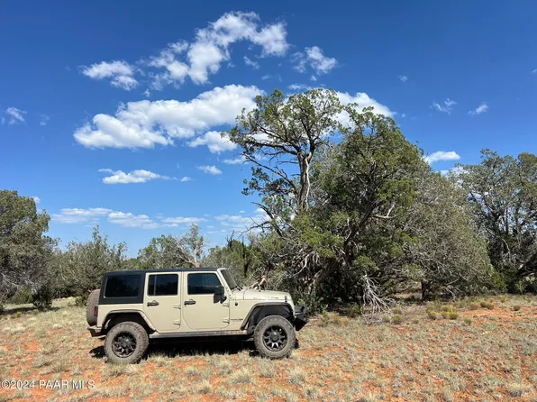 42 Indian Springs Rd, Ash Fork, AZ 86320