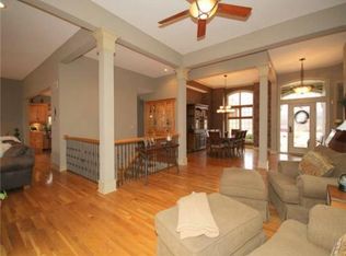 14745 NW 62nd Cir, Parkville, MO 64152