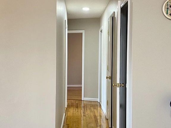 4th image of 14737 Roosevelt Ave #3