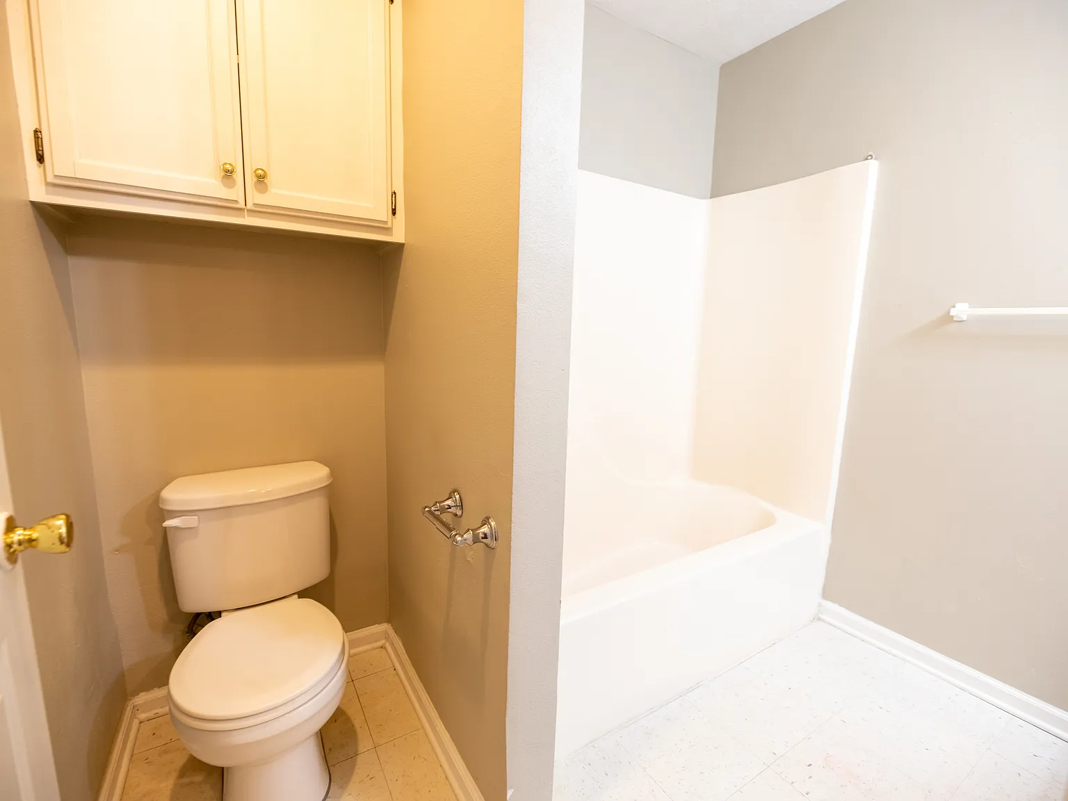 2 bed, 1.0 bath, $795 — Photo 4