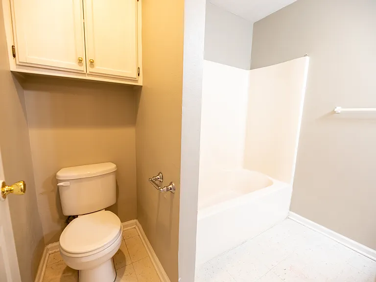 1812-ESTHER-BATHROOM