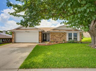 6504 N Park Dr, Watauga, TX 76148