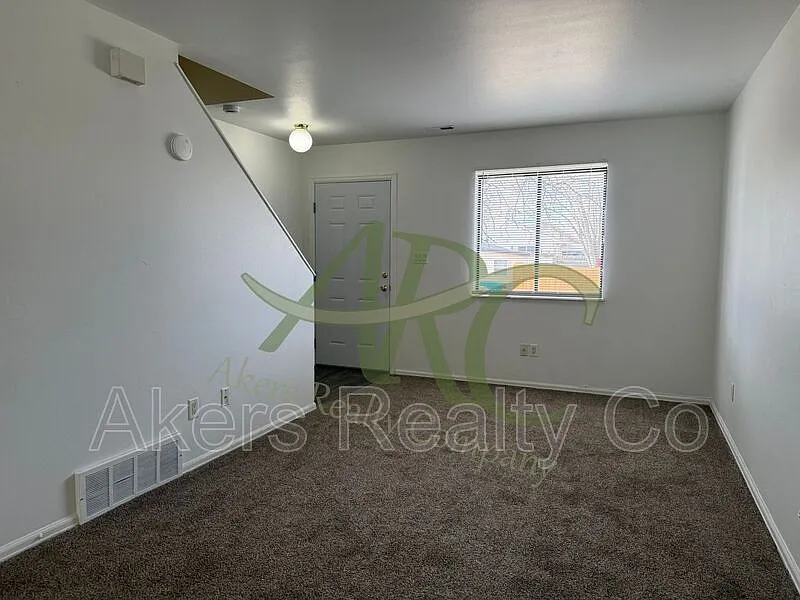 2 bed, 1.0 bath, $950 — Photo 3