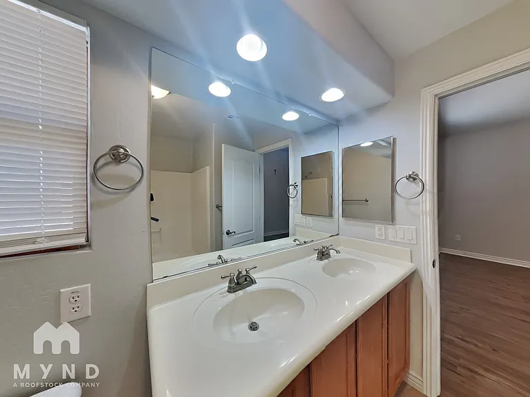 1229 E Prickly Pear St — Photo 14