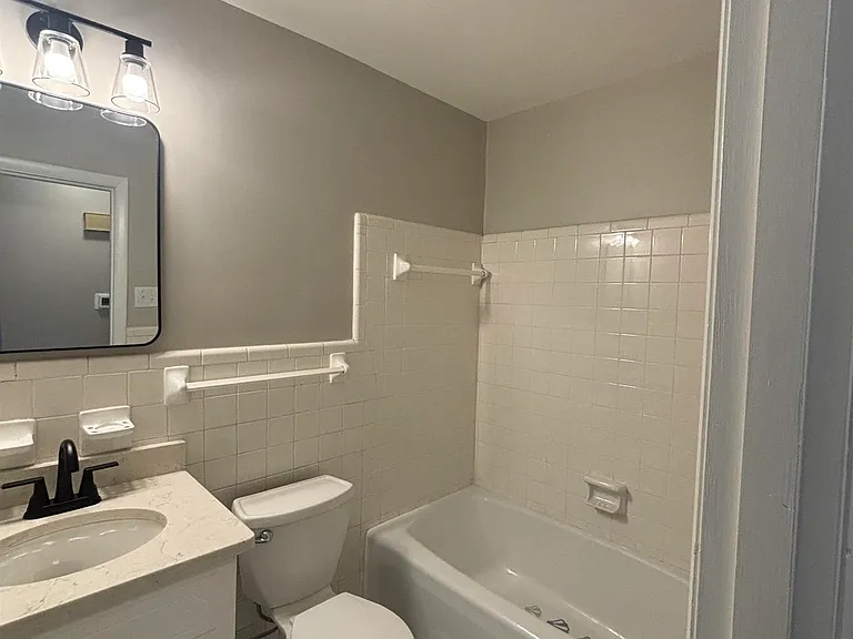 510 Clift Dr — Photo 16