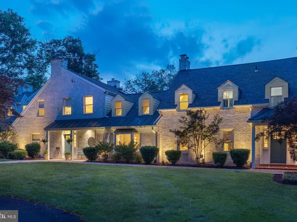6016 Pike Branch Dr, Alexandria, VA 22310