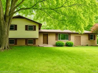 7580 Thornwood St, Canton, MI