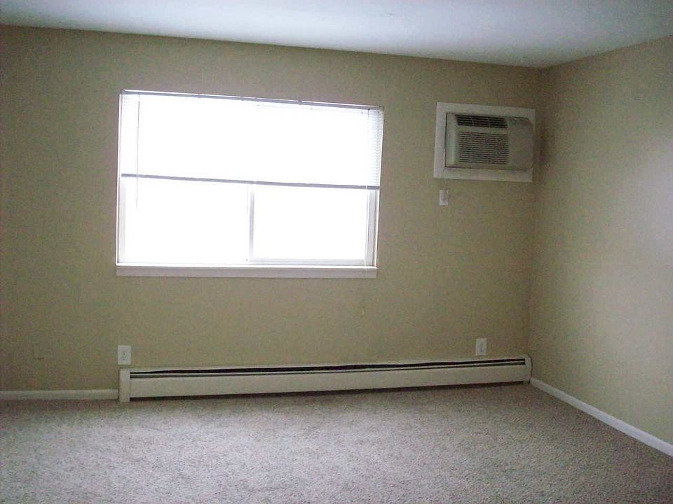 1st image of 2323 30th St SW APT 203