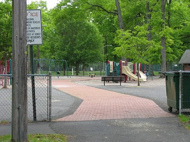 STATION SQUARE AT FANWOOD — Photo 23