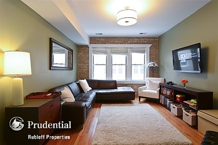 2nd image of 4518 N Ashland Ave APT 2W
