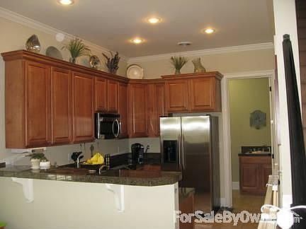 2nd image of 358 Windsor Dr N