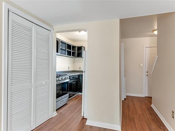 3rd image of 476 Britnie Ct