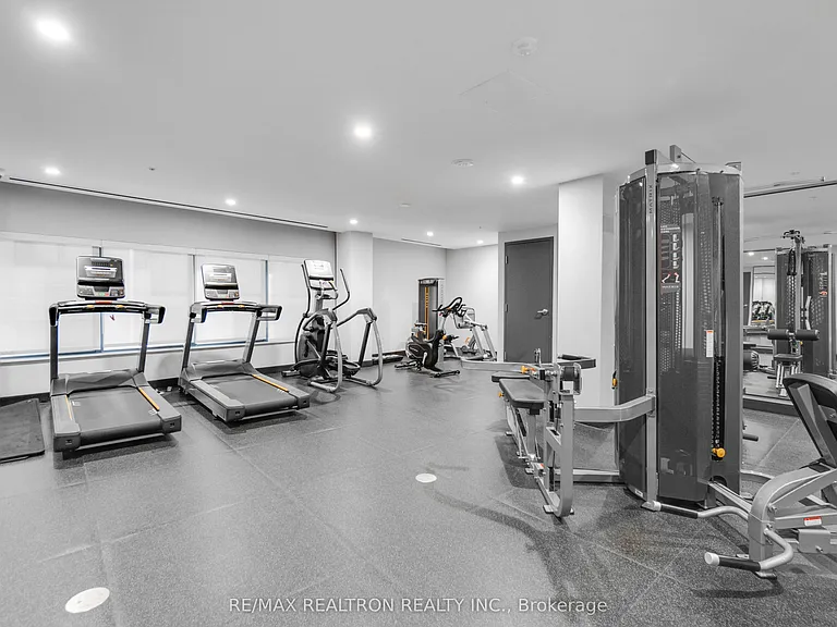 2525 Bathurst St #310 — Photo 34