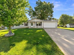 7 Westwood Ct, Bowling Green, MO 63334