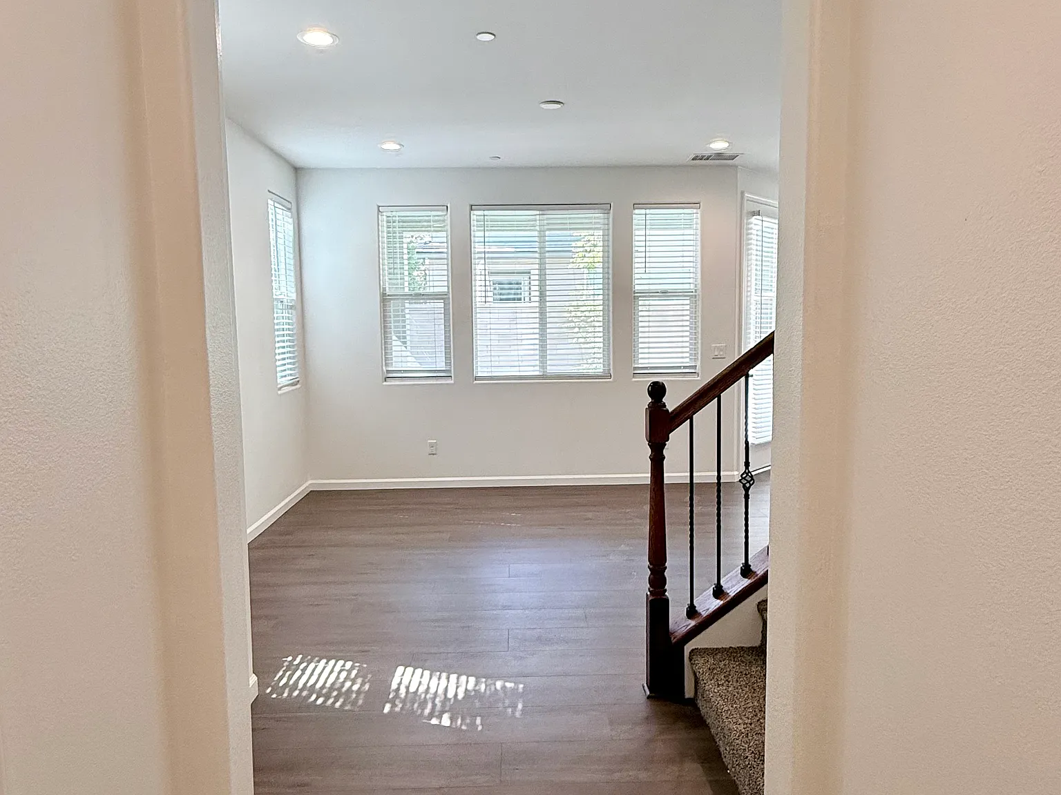 3 bed, 2.5 bath, 1512 sqft, $2,295 — Photo 2