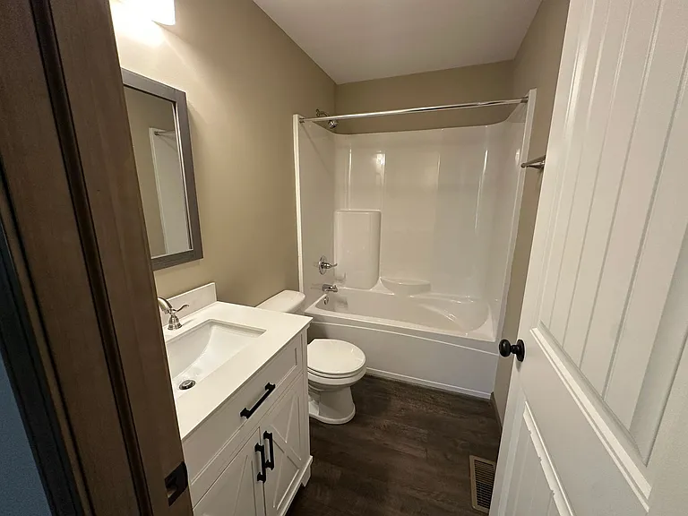 625 Simpson Avenue — Photo 7