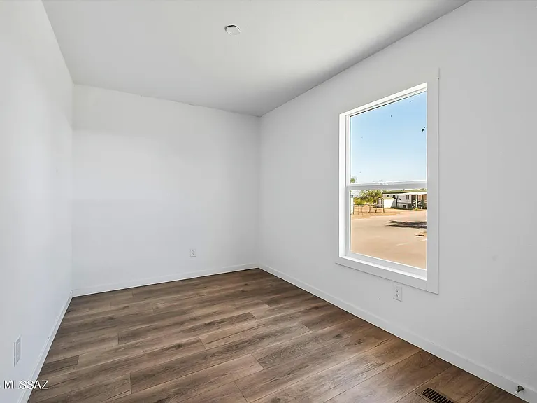 650 E Busby Dr #C — Photo 12
