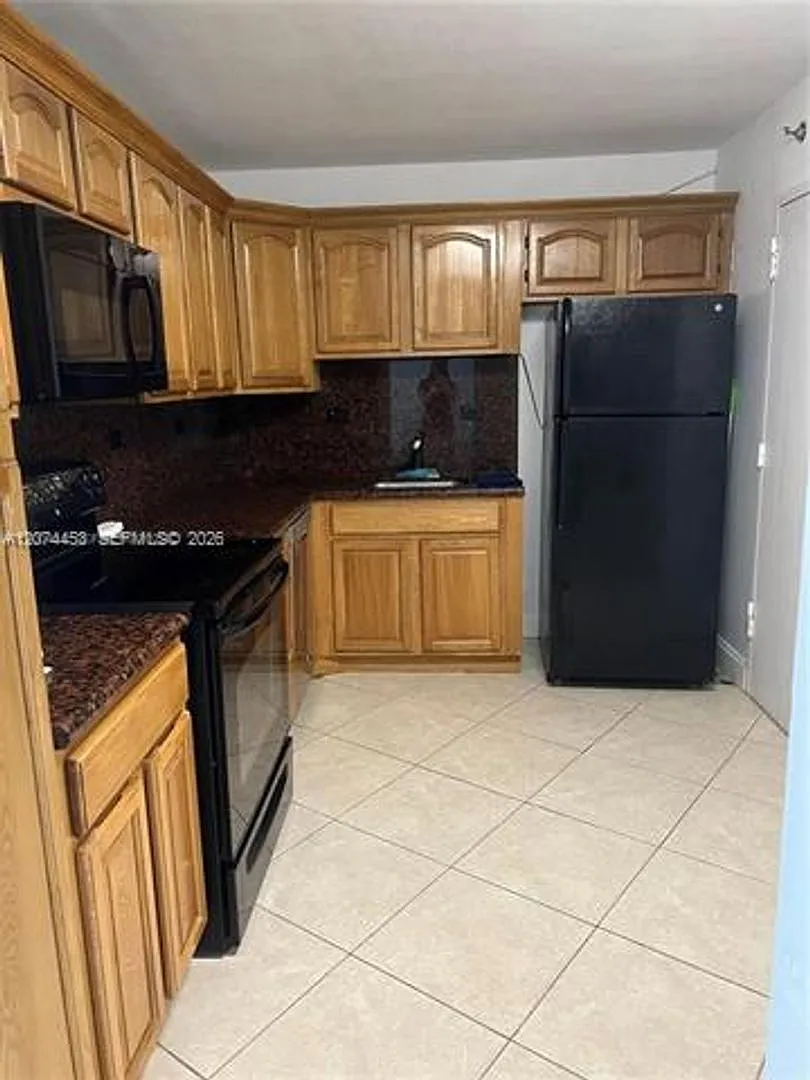 6039 Collins Ave cu-423, Miami Beach, FL 33140 — Photo 1