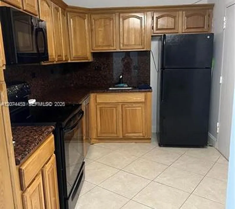 6039 Collins Avenue Cu #423