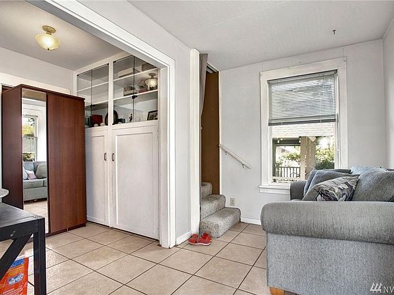 2nd image of 5643 Brooklyn Ave NE #U