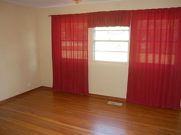 5th image of 3404 E 29th Ave