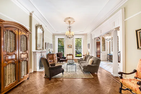 Sold by Compass | media 7