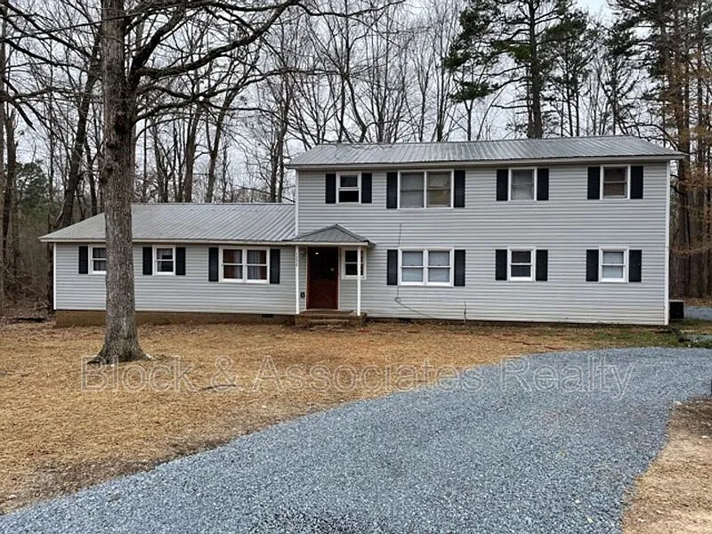1 bed, 1.0 bath, $650 — Photo 1