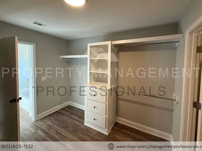 563 Patrick Farms Dr — Photo 29