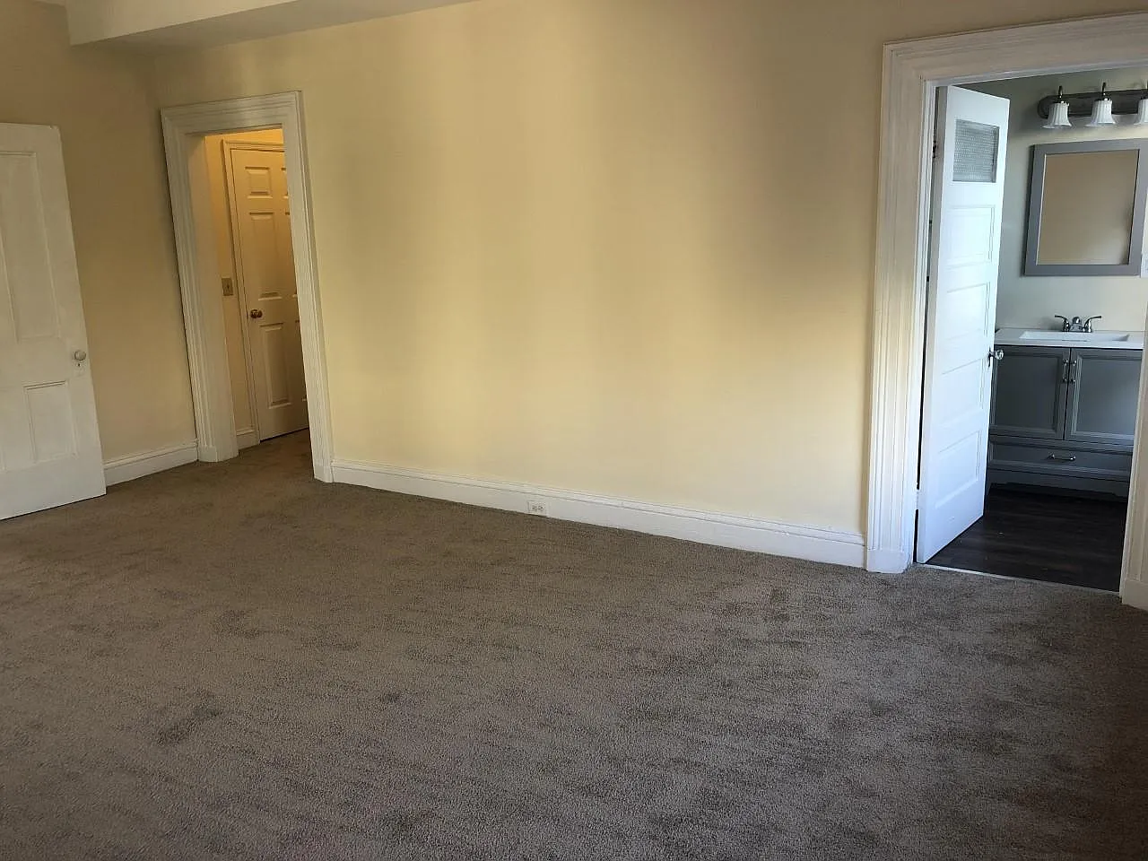 1 bed, 740 sqft, $1,295 — Photo 2