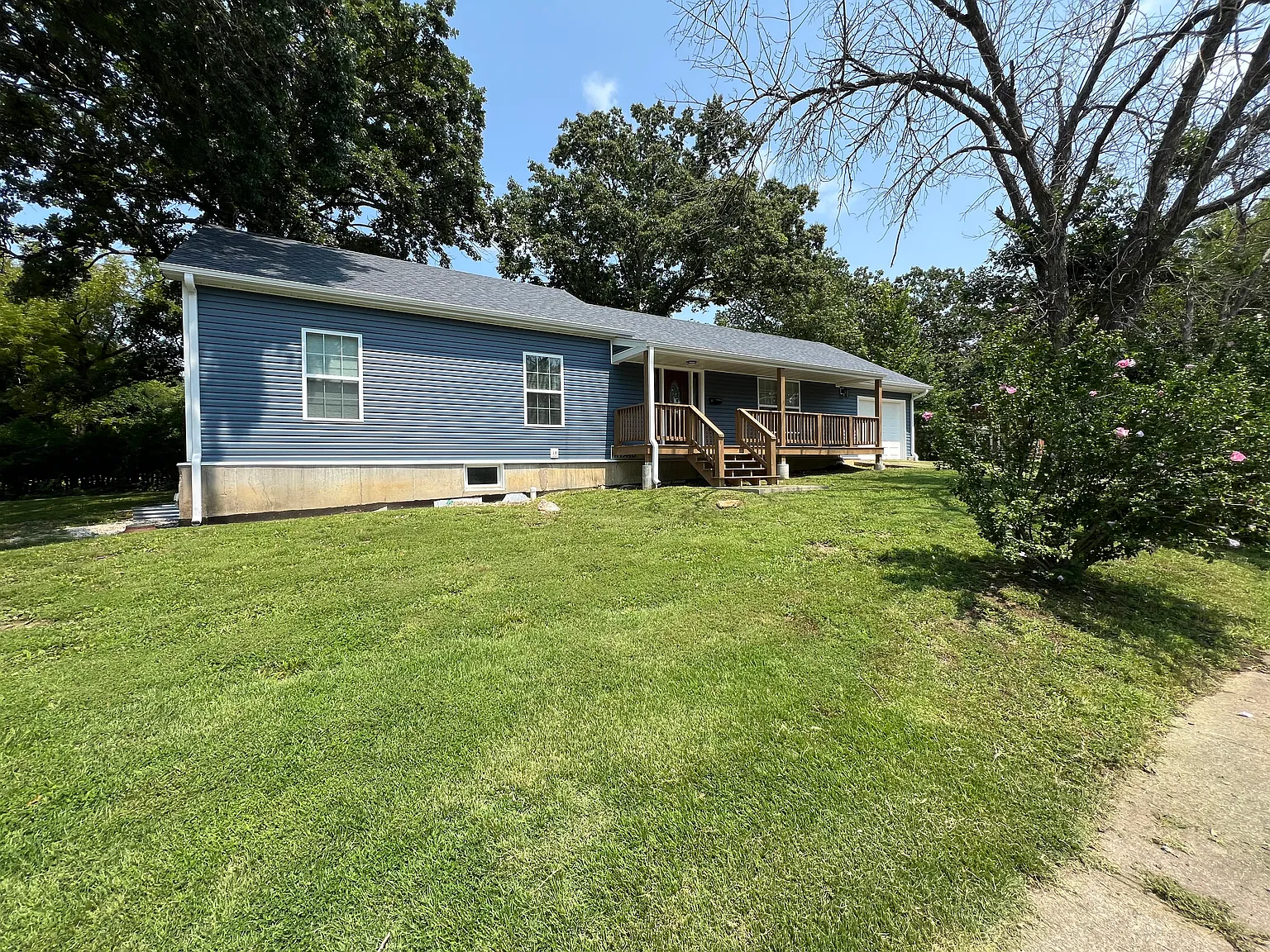 2 bed, 1472 sqft, $1,400 — Photo 2