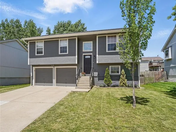 208 NW 111th Ter, Kansas City, MO 64155